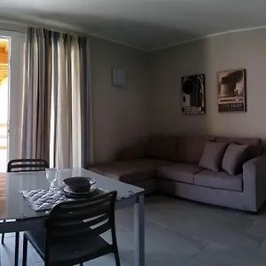 https://appartamenti-moonlight.italymilanhotels.net