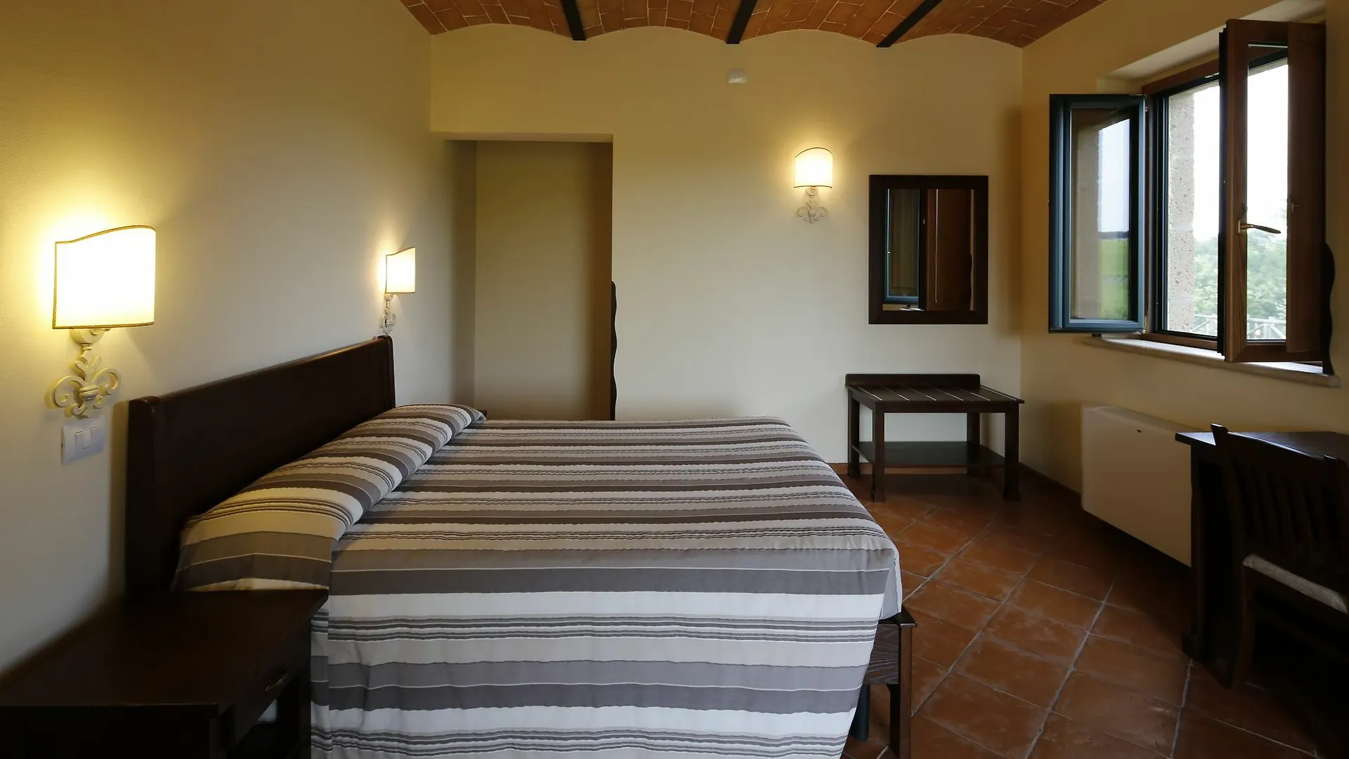 Agriturismo Poggio Al Tufo Pitigliano 0*,  Italien